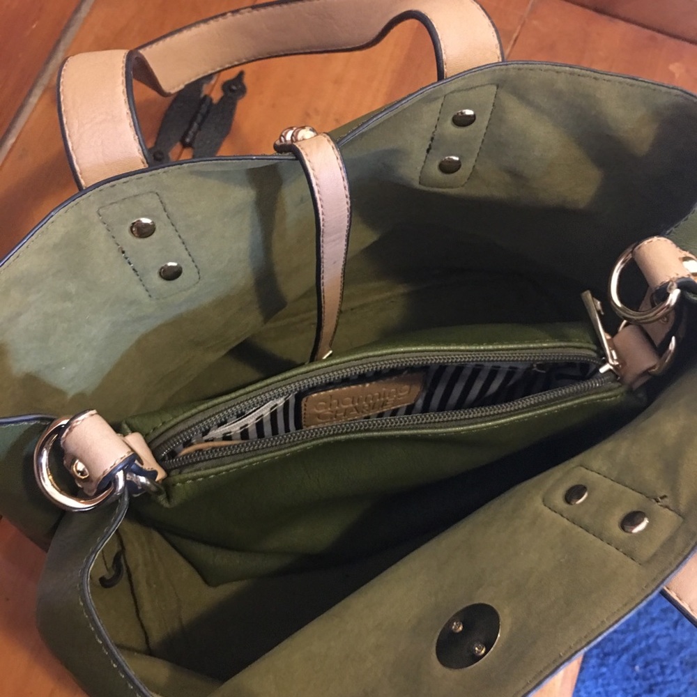 Medium-size purse